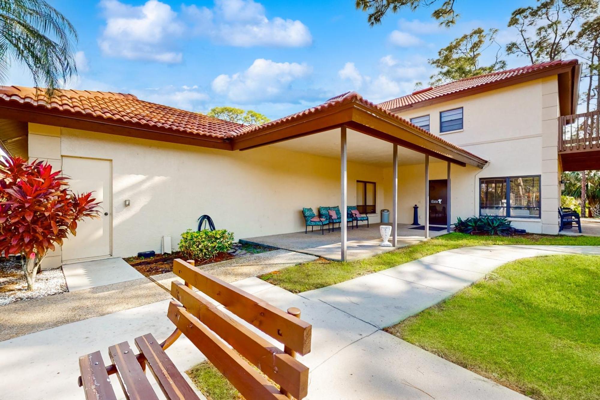 Peaceful Pinecone Apartment Sarasota Bagian luar foto